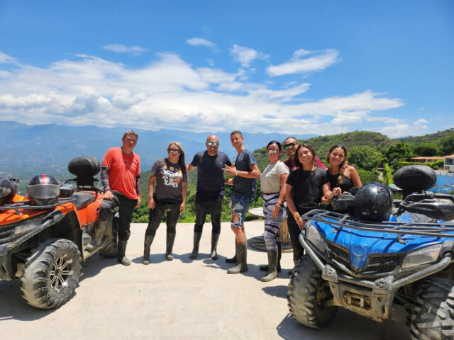 tour en medellin antioquia four track cuatrimotos motos de cuatro llantas antioquia senderos montañas rios colombia aventura tour extremo _ (3)